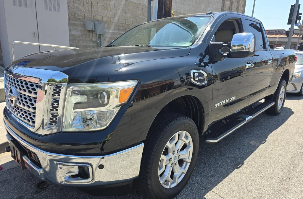 2016 Nissan Titan XD SL Diesel Crew Cab 4x2 SWB's photo