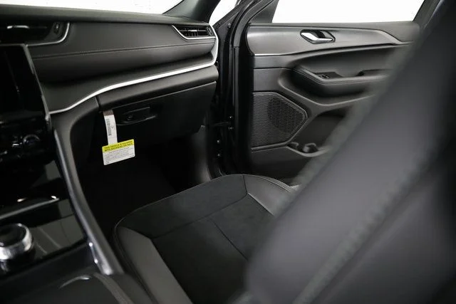 2025 Jeep Grand Cherokee Altitude - Photo 22