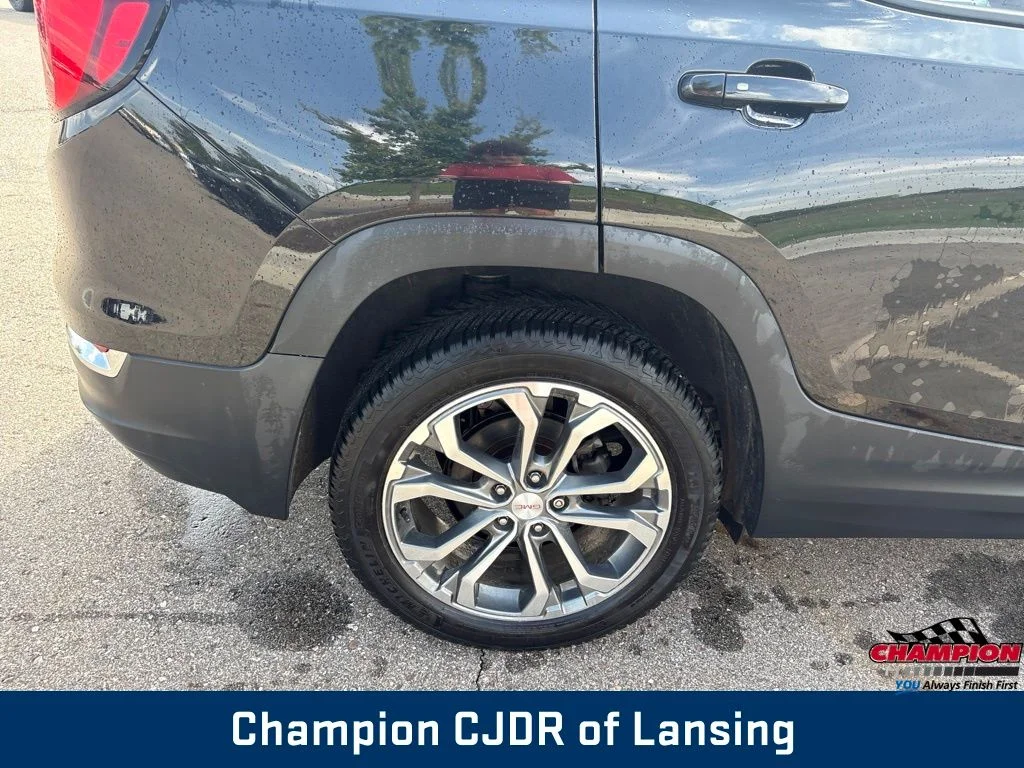 Used 2019 Black GMC SLT image 33