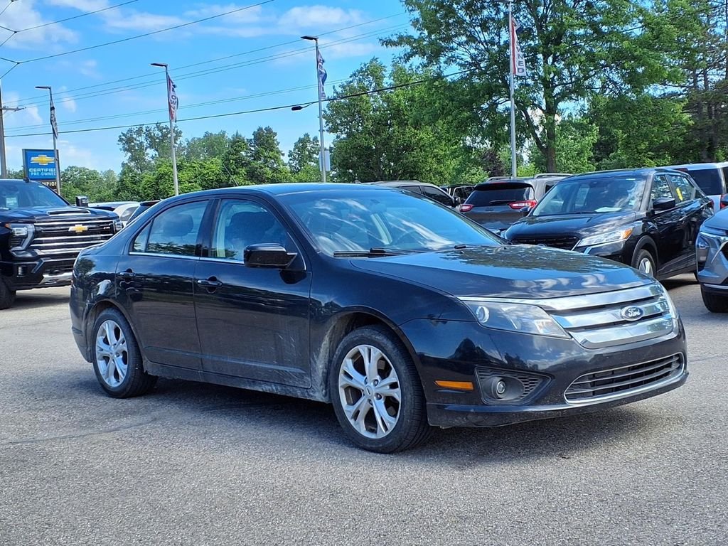 Used 2012 Black Ford SE image 3