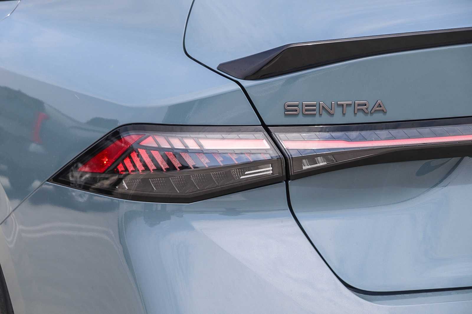 New 2027 Atlantic Gray Metallic / Super Black Two-tone Nissan SR image 9