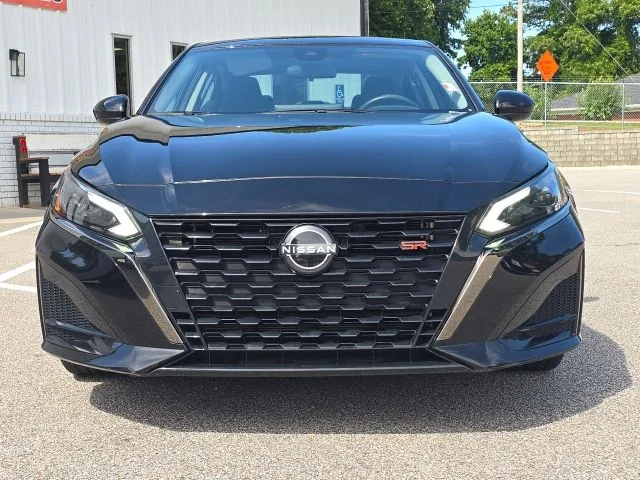 Used 2024 Black Nissan 2.5 SR image 8