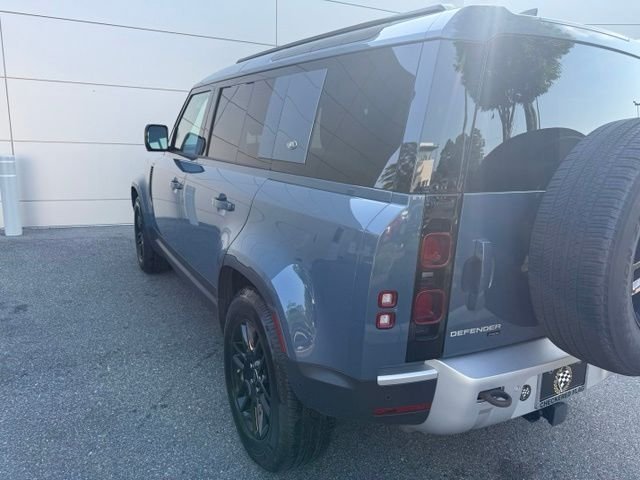 Used 2023 Blue Land Rover SE image 6