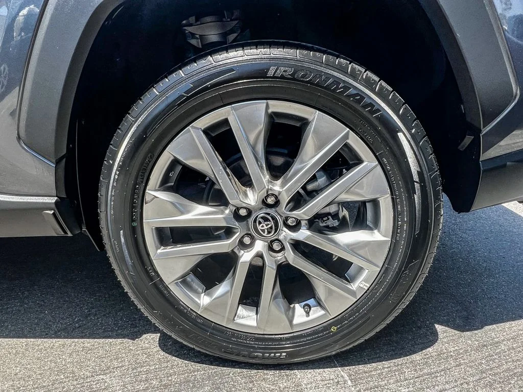 Used 2023 Gray Toyota XLE Premium image 9