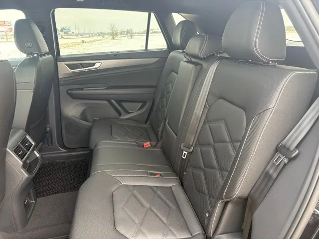 New 2026 Black Volkswagen 2.0T SE w/Technology image 18