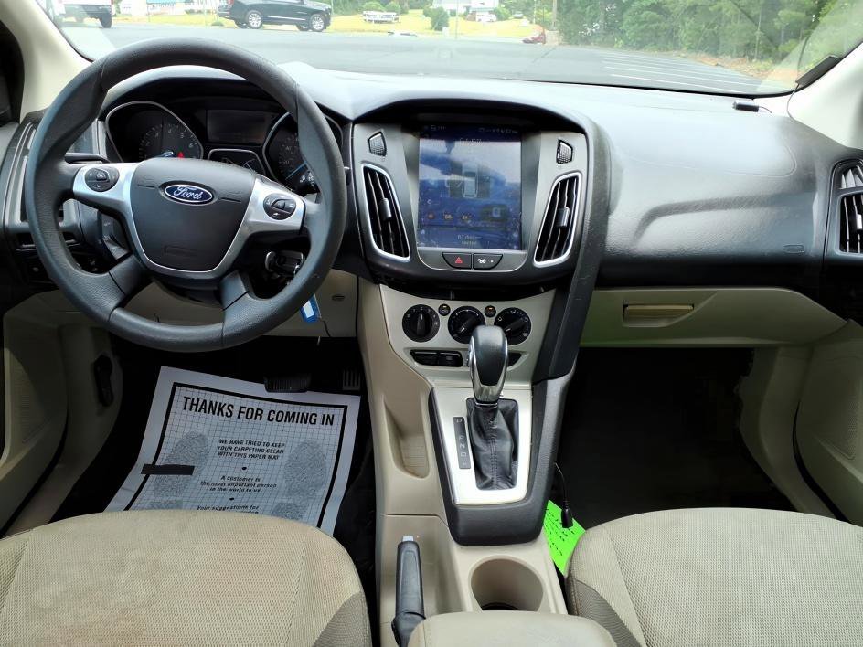 Used 2014 Oxford White Ford SE image 14