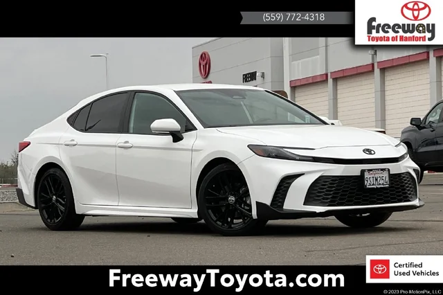 2025 Toyota Camry SE