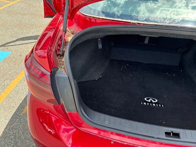 Used 2023 Red INFINITI LUXE image 16