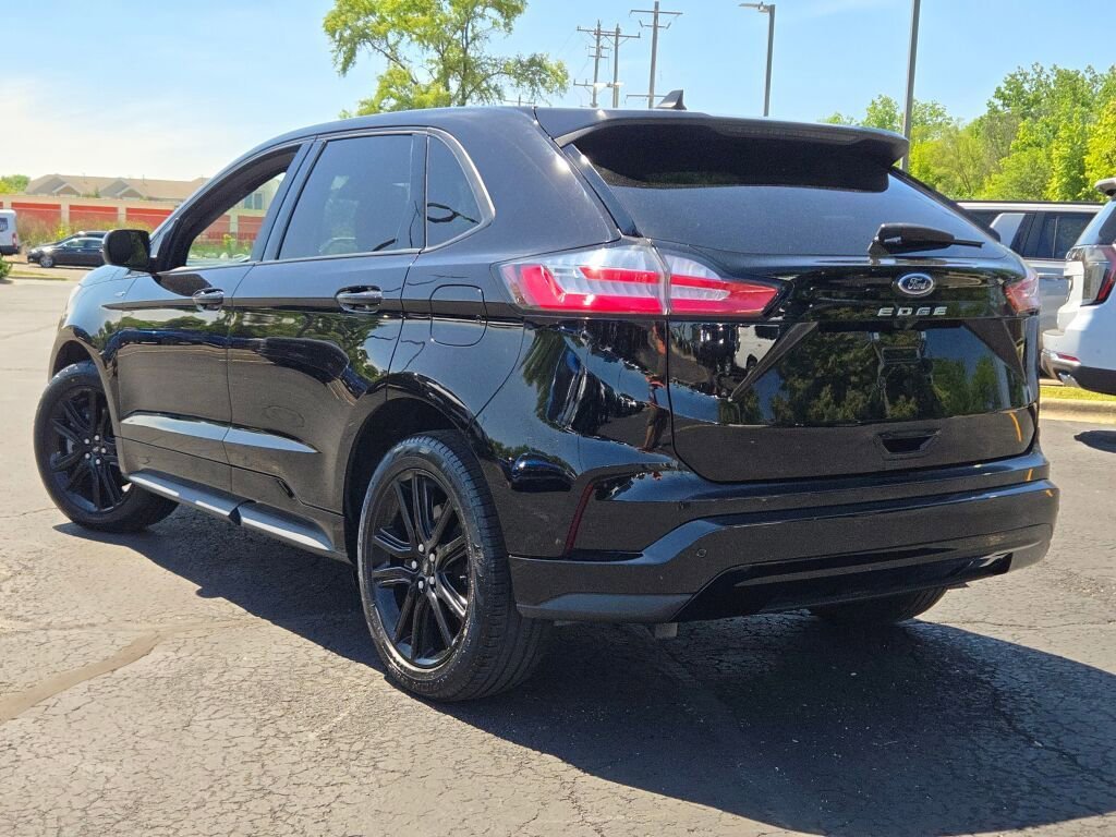Used 2023 Black Ford SEL image 15