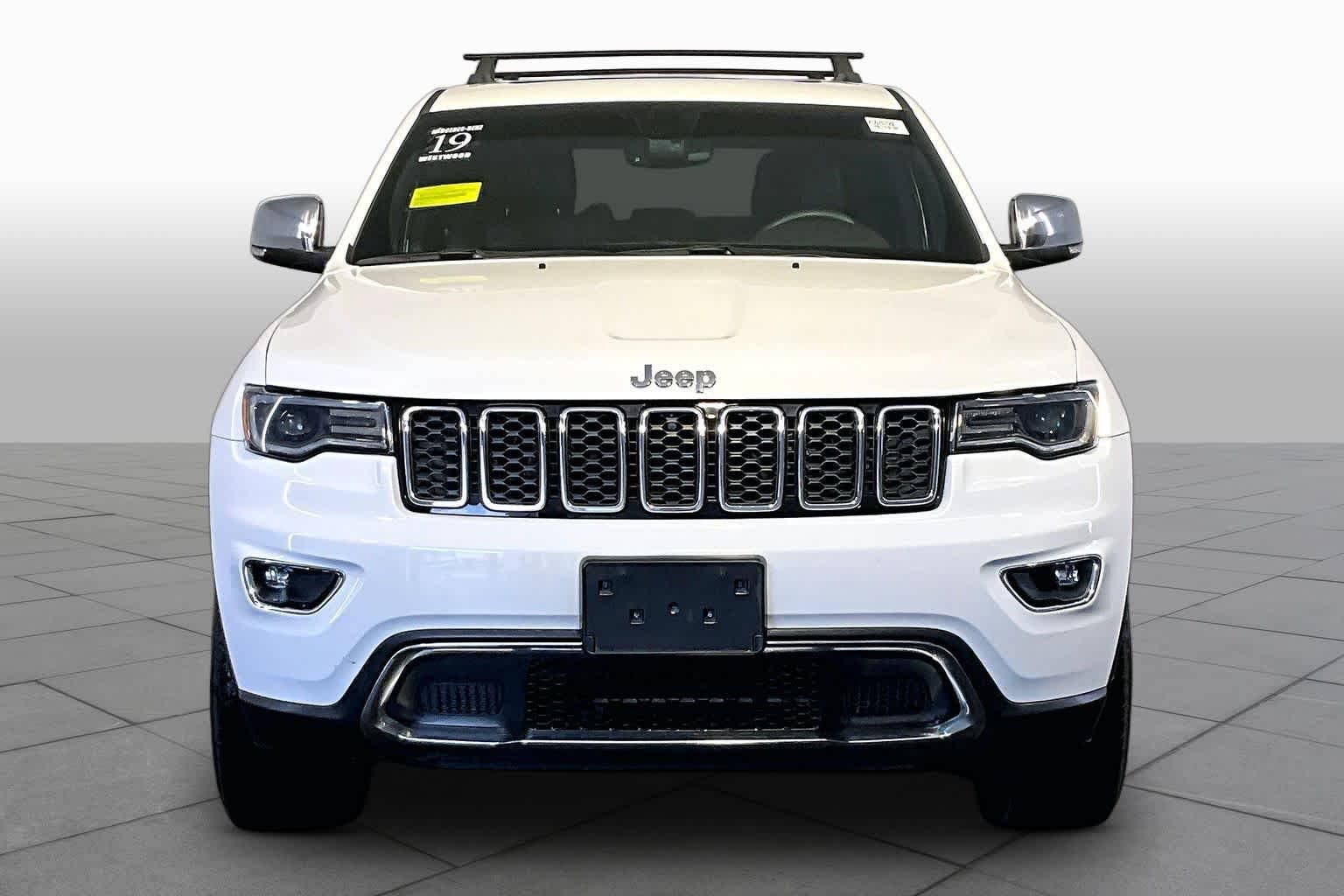 Used 2019 Bright White Clear Coat Jeep Limited image 4