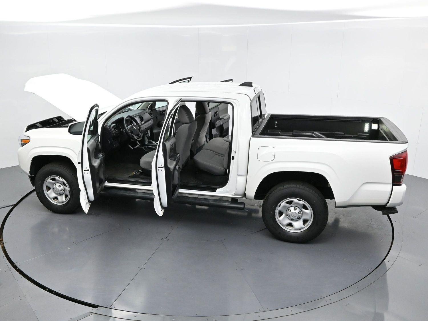 Used 2023 White Toyota SR image 36