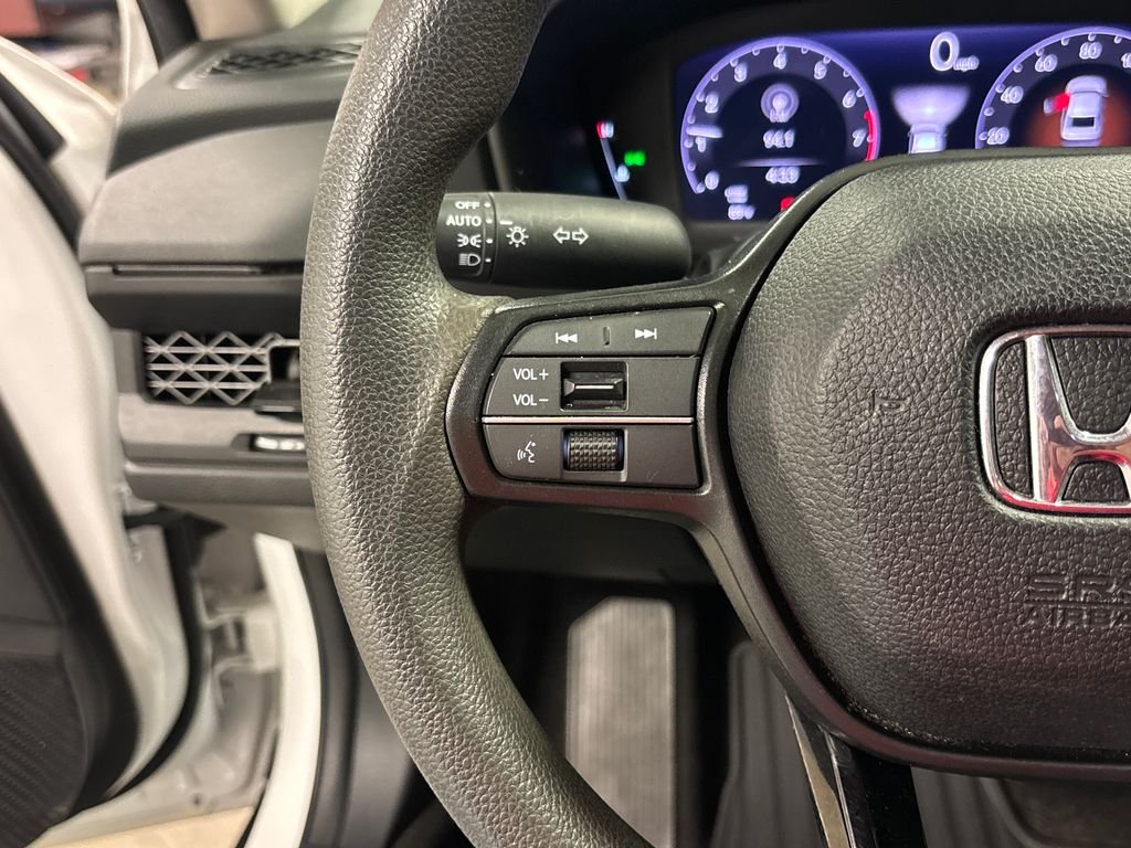Used 2023 White Honda LX image 30
