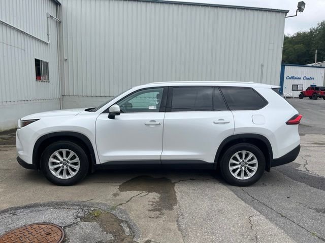 Certified Used 2024 Wind Chill Pearl Toyota XLE image 9