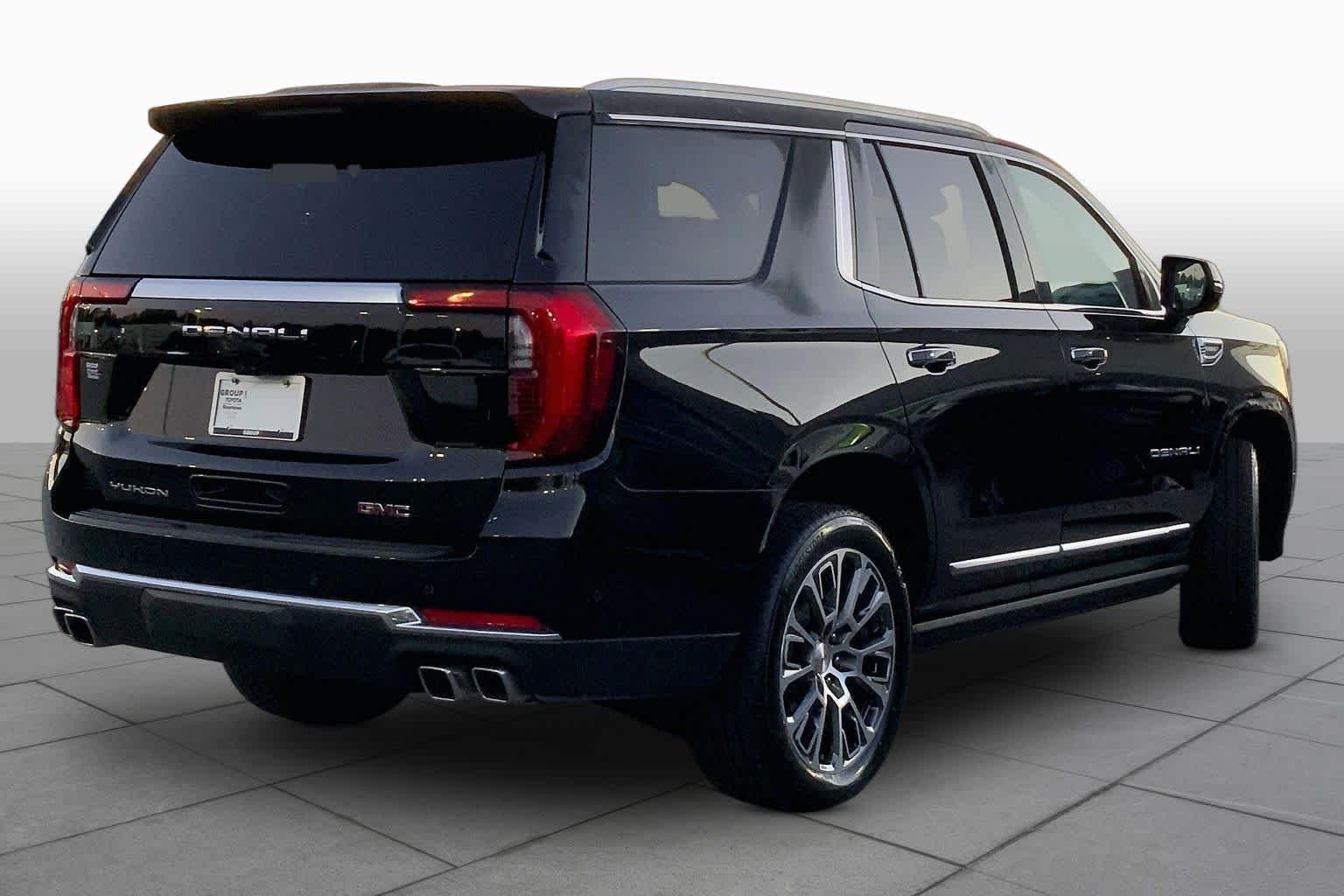 Used 2025 Onyx Black GMC Denali image 12