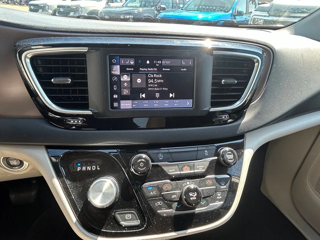 Used 2023 White Chrysler LX image 12