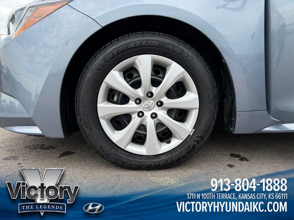 Used 2024  Toyota LE image 27