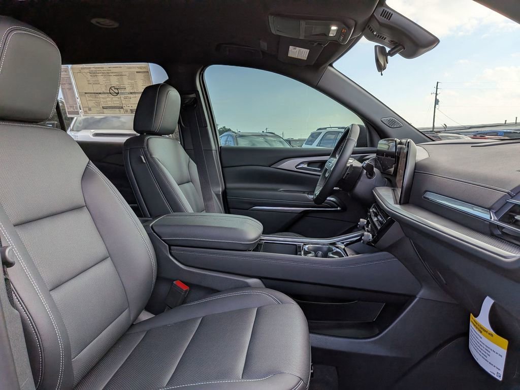 2025 Chevrolet Traverse LT - Photo 30