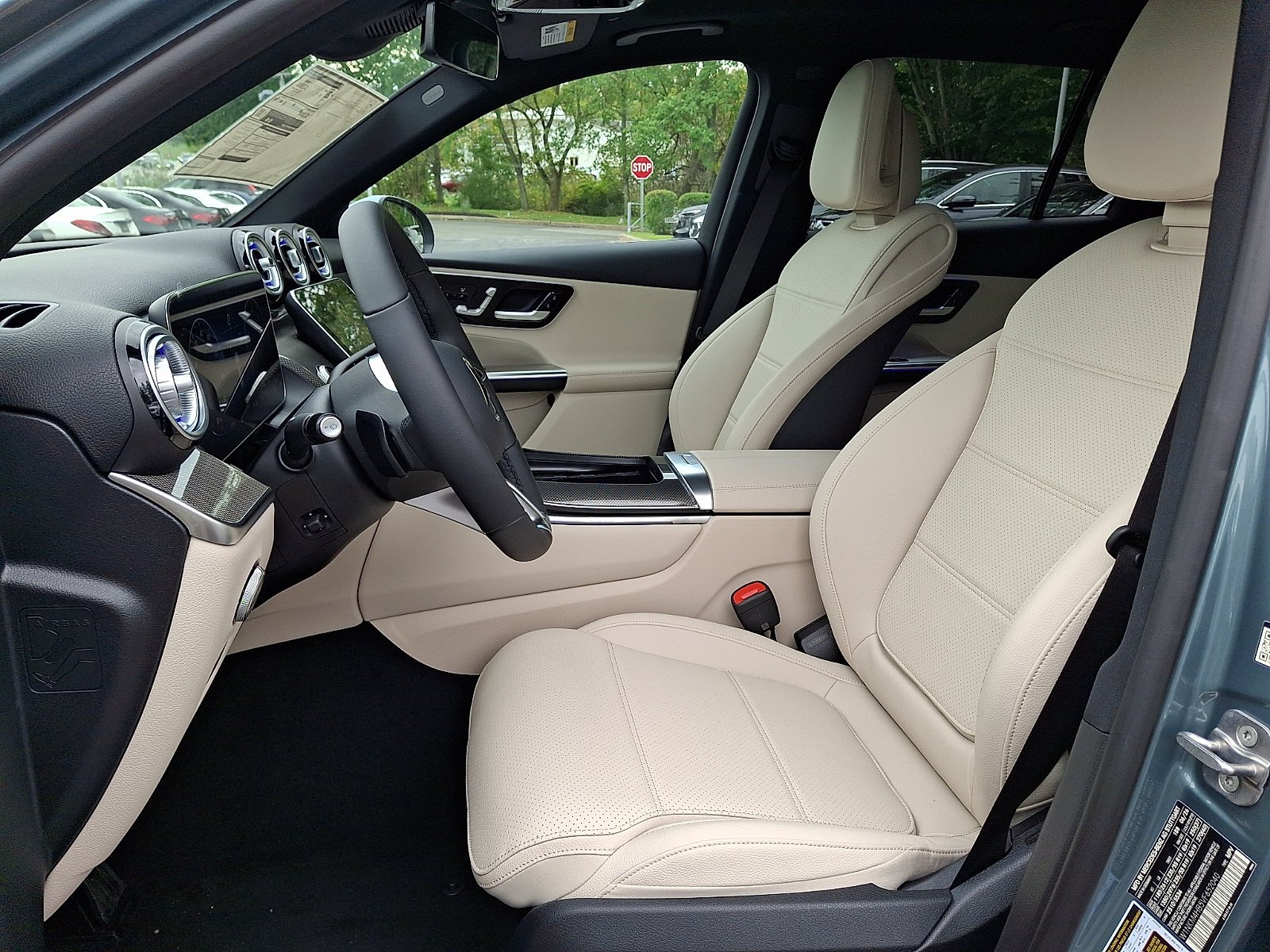 New 2027 Verde Silver Metallic Mercedes-Benz GLC 300 image 34