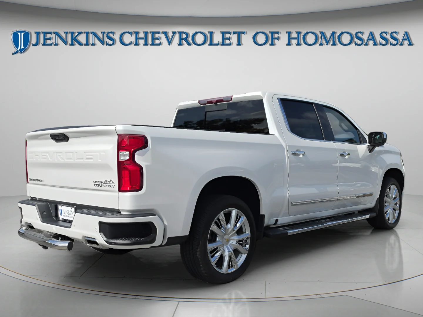Used 2022 Iridescent Pearl Tricoat Chevrolet High Country image 5