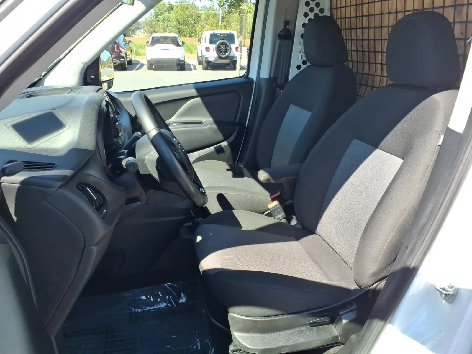 Used 2022 Bright White Ram Tradesman image 16
