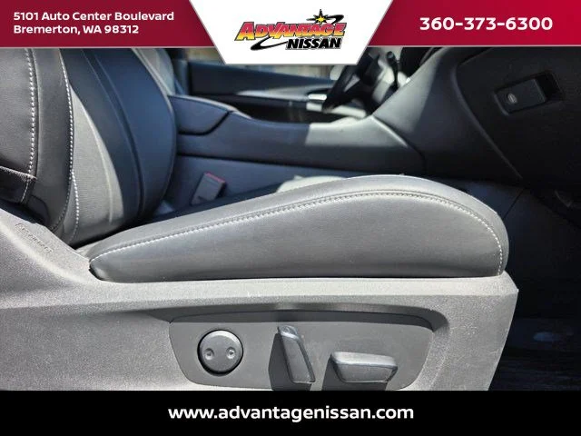 Used 2022 Majestic White INFINITI LUXE image 16
