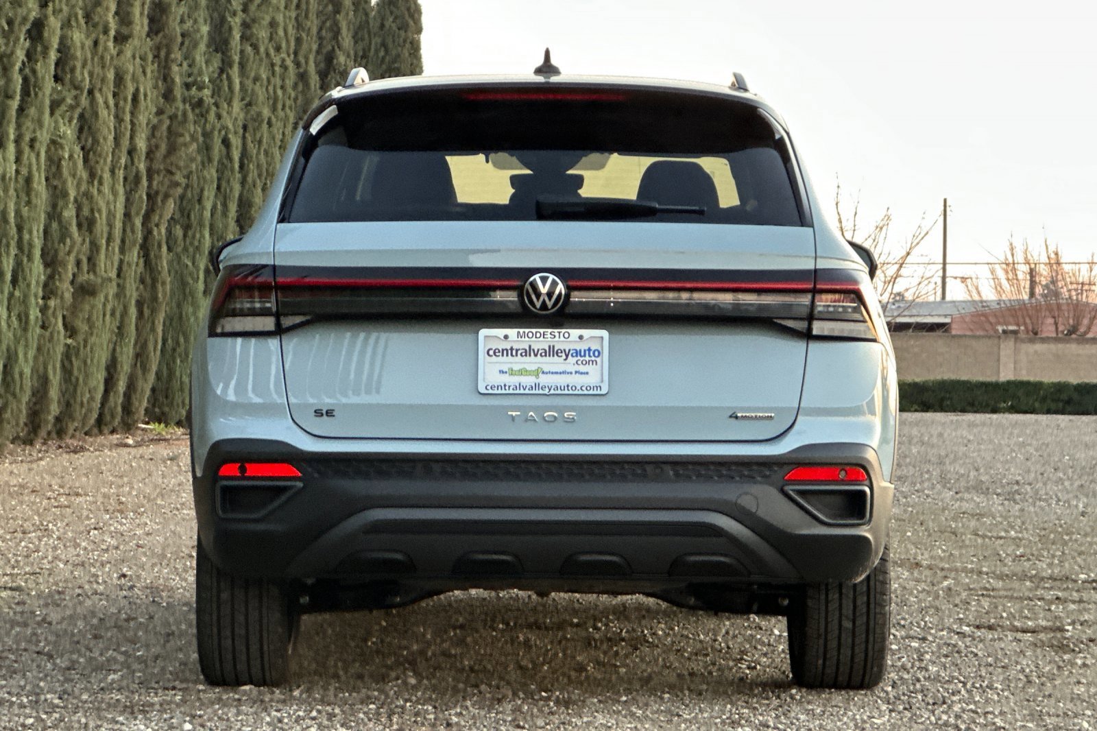 New 2026 Monument Gray w/Deep Black Roof Volkswagen SE Black image 5