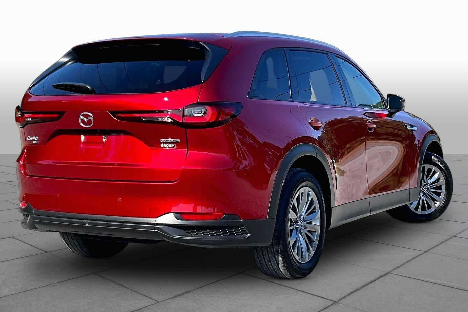 Used 2025 Soul Red Crystal Metallic Mazda Preferred Package image 25