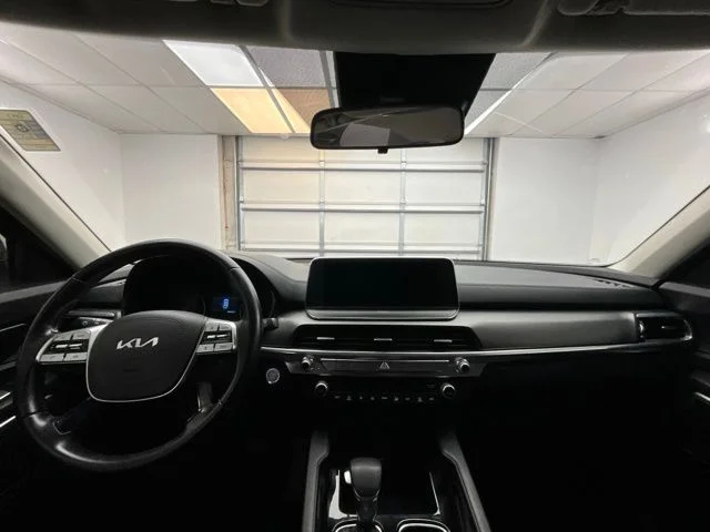 Used 2022 Black Kia LX image 4