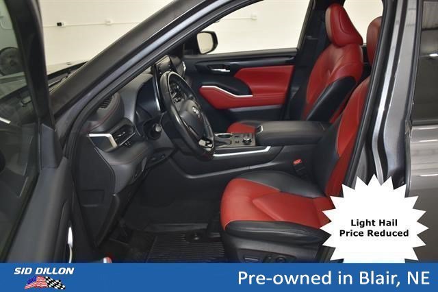 Used 2021 Magnetic Gray Metallic Toyota XSE image 7