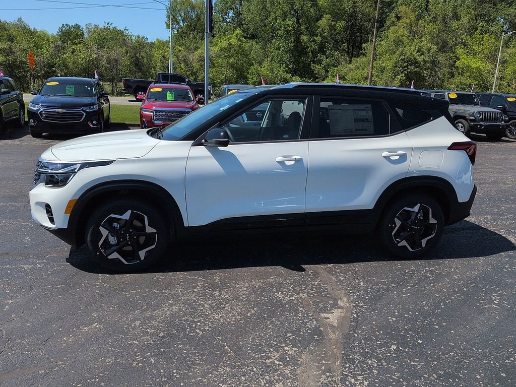 New 2026 Clear White / Black Roof Kia S image 4