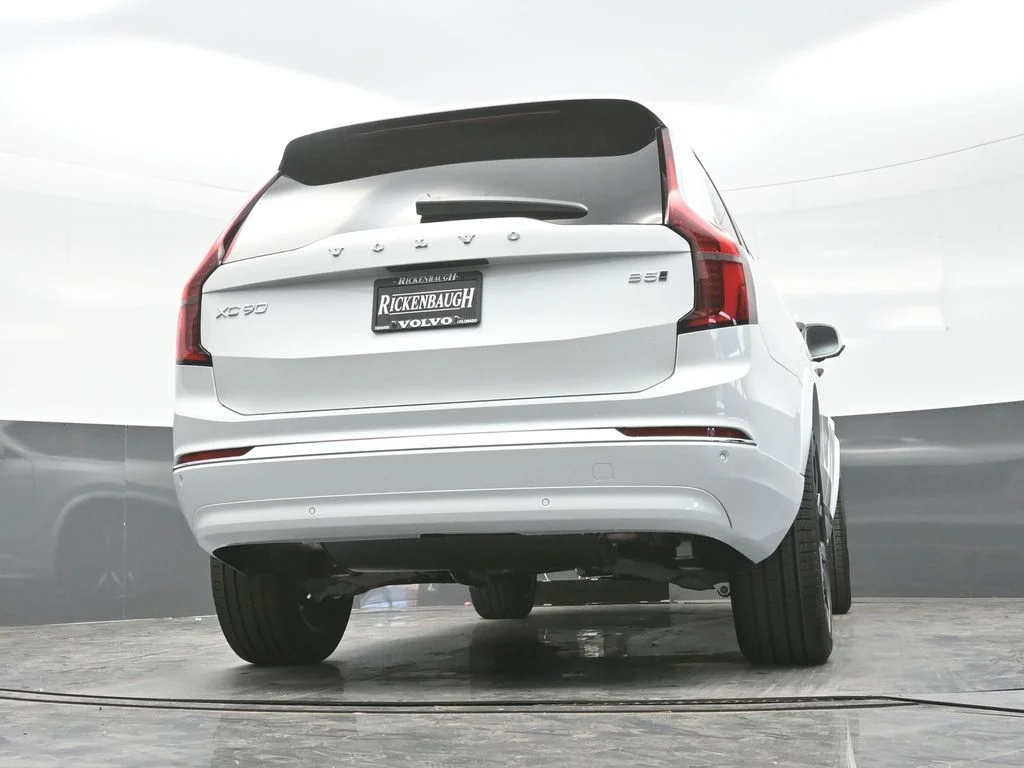 Used 2026 Crystal White Volvo Core image 31