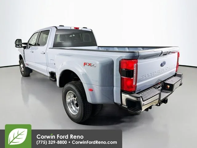 New 2026 Glacier Gray Metallic Tri-Coat Ford Lariat image 5