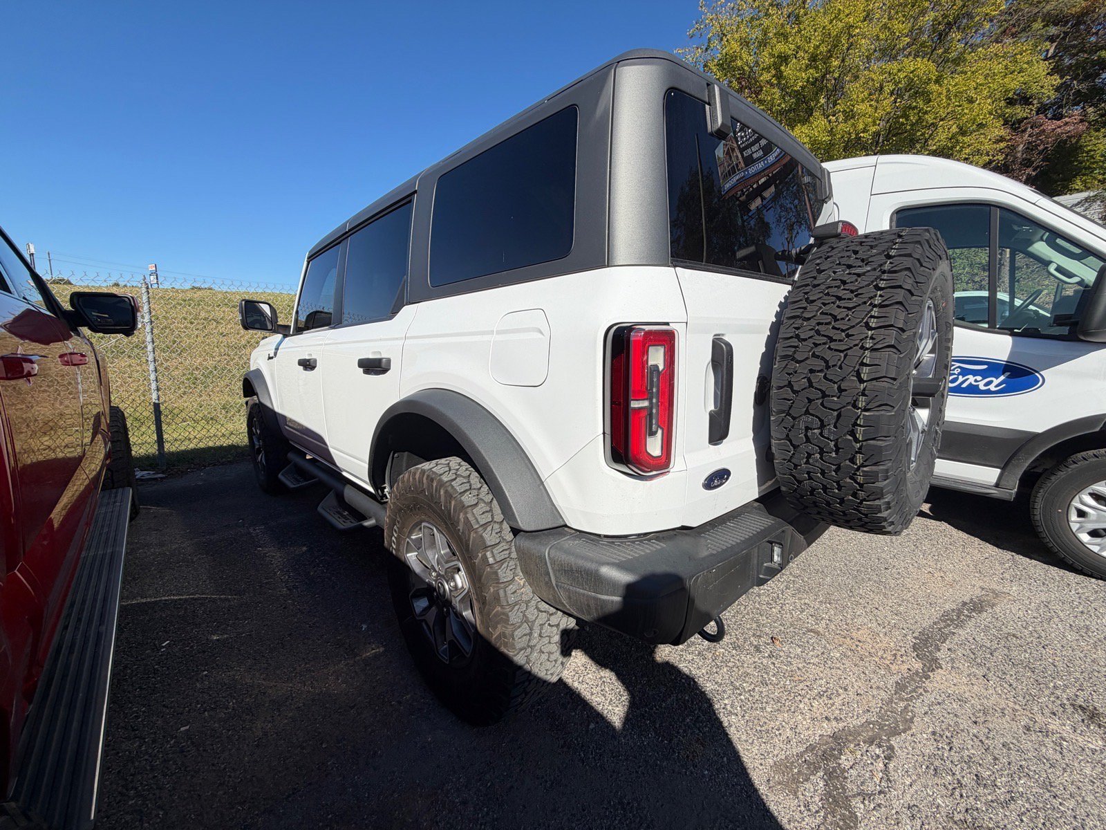 Used 2024 Oxford White Ford Badlands image 5