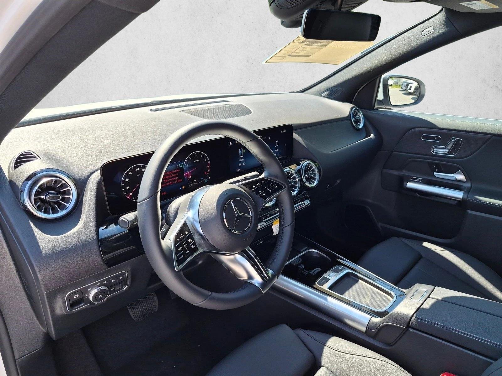 New 2026 Polar White Mercedes-Benz GLA250 image 3