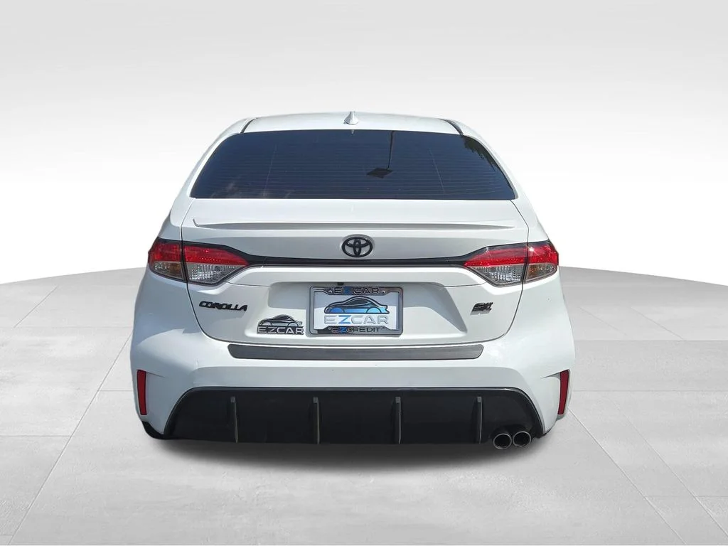Used 2024 Ice Toyota SE image 12