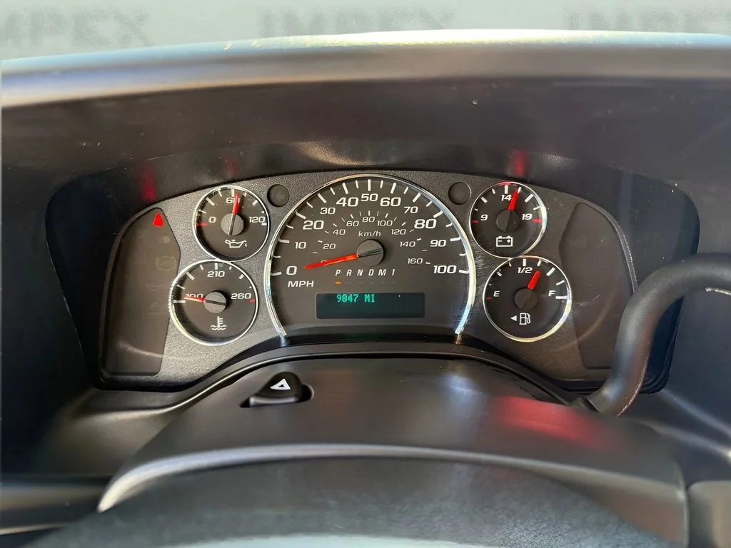 Used 2023 Summit White GMC Work Van image 17