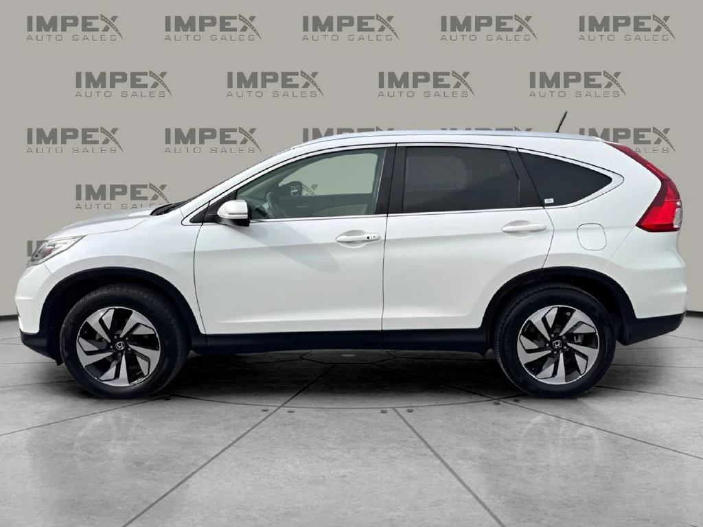 Used 2016  Honda Touring image 2