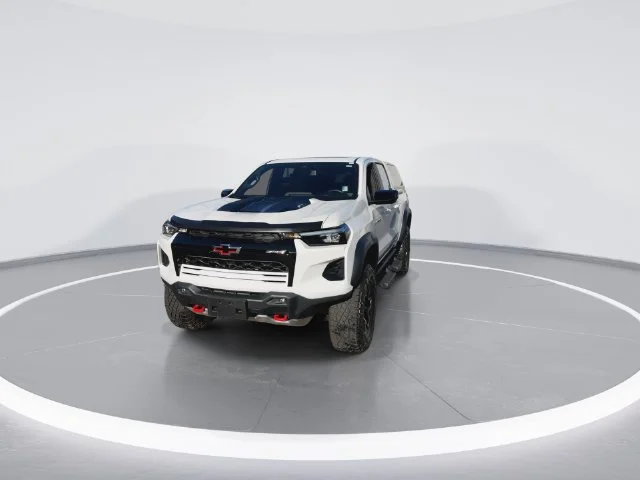 Used 2025 White Chevrolet ZR2 image 4