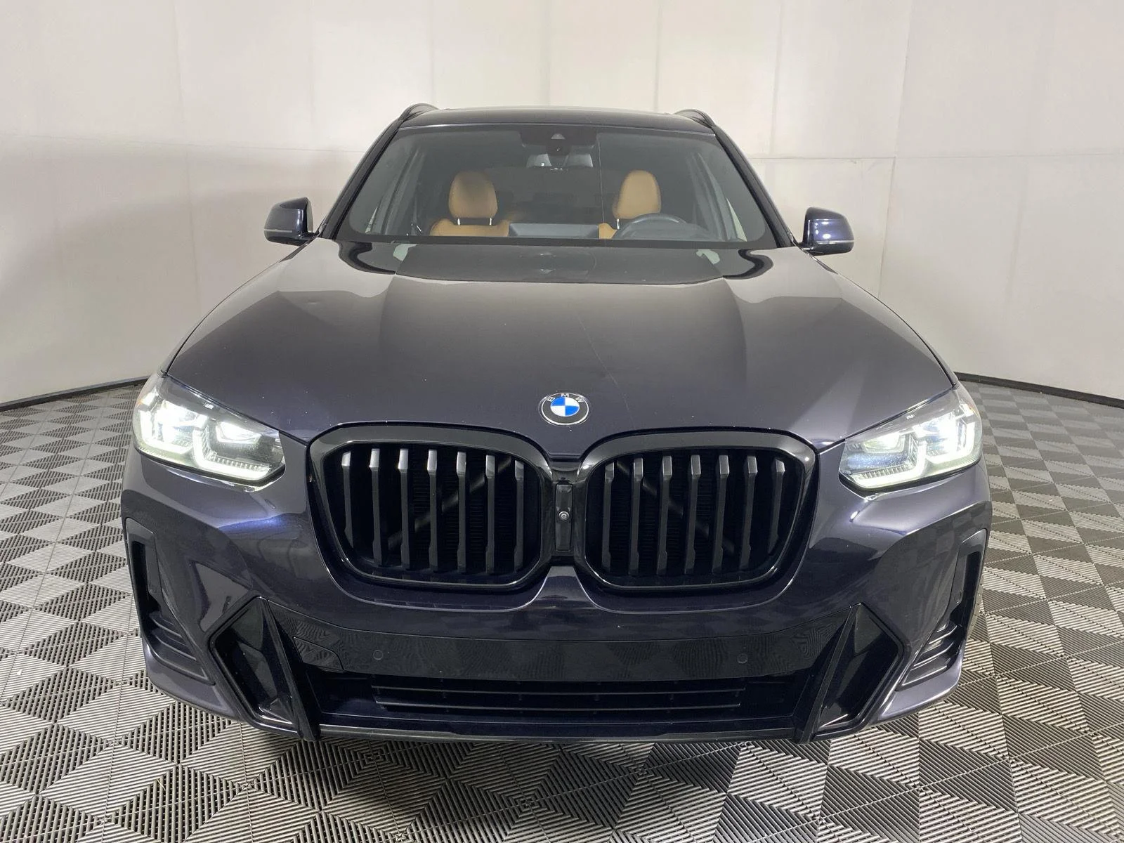Used 2024 Carbon Black Metallic BMW xDrive30i image 8