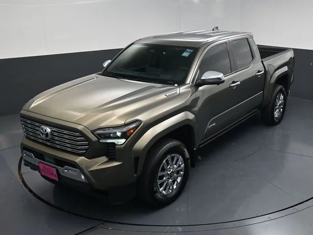 Used 2026 Bronze Toyota Limited image 17