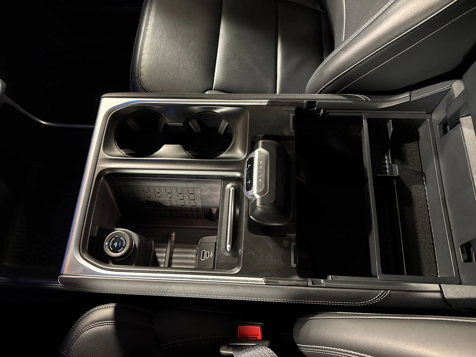Used 2025 Black Ford Platinum image 25