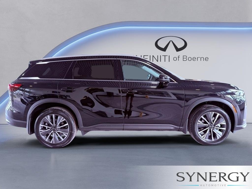 New 2027 MINERAL BLACK INFINITI Luxe AWD image 4