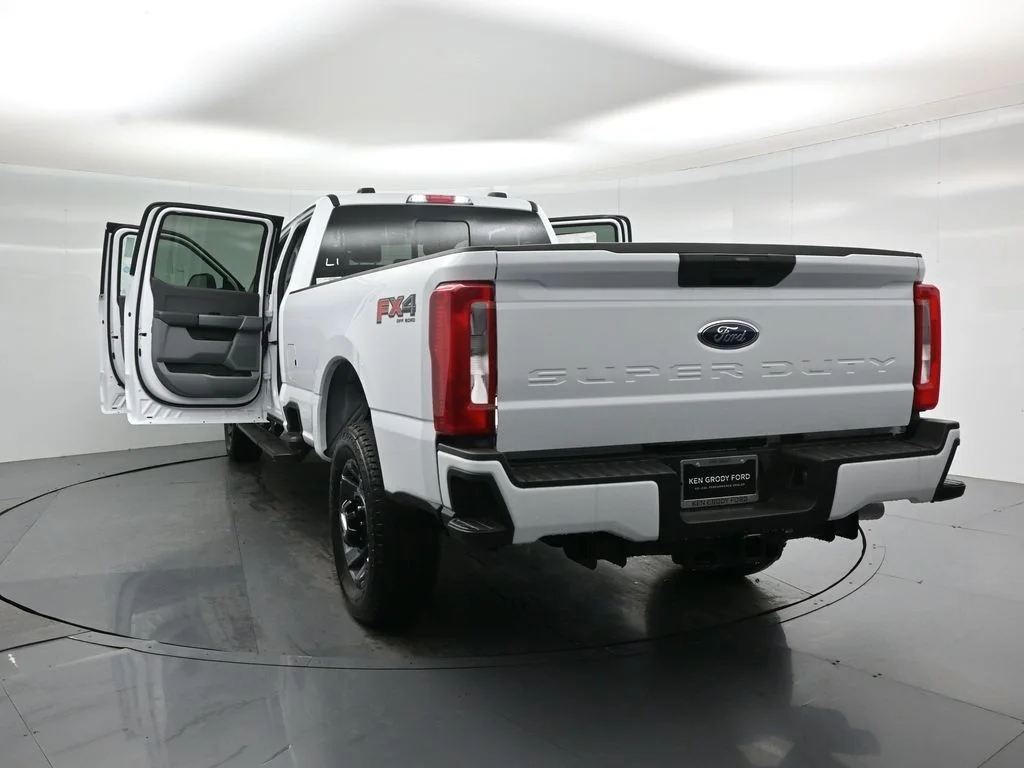 New 2026 Oxford White Ford XL image 27