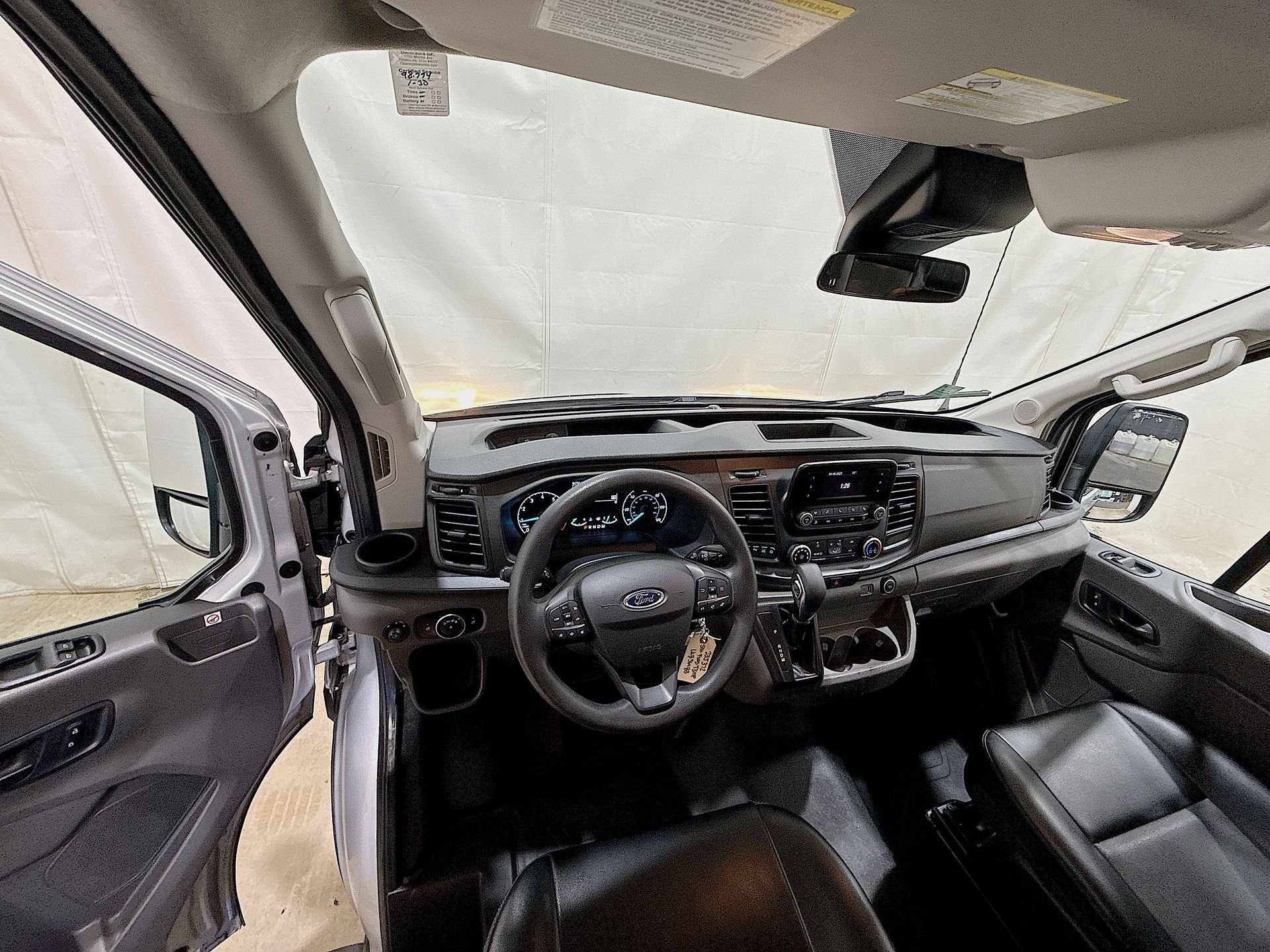 2020 Ford Transit Passenger Van XL - Photo 18
