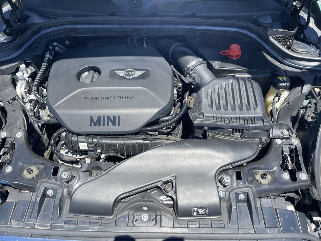 Used 2019 British Racing Green MINI Oxford Edition image 32