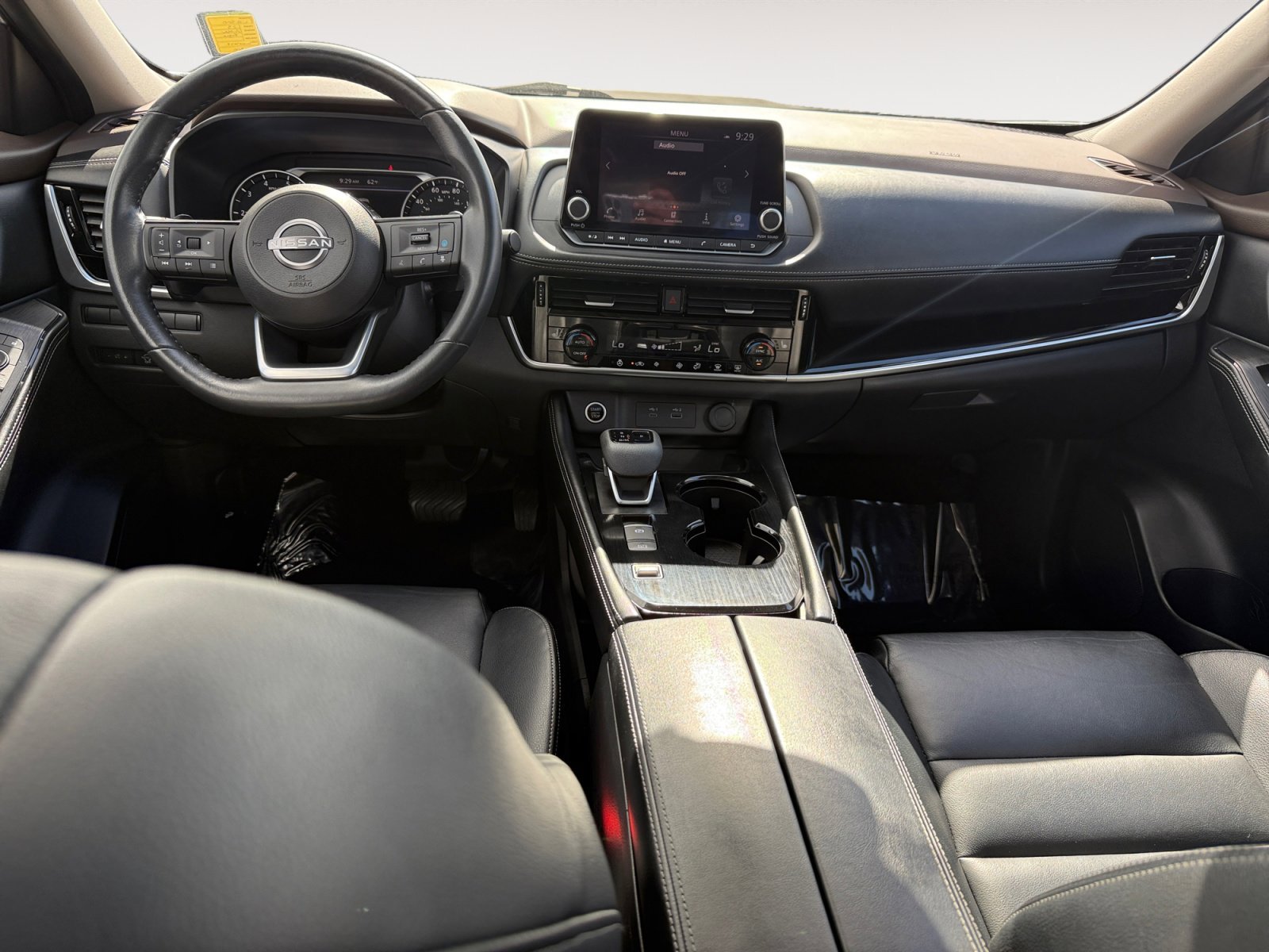 Used 2023 Champagne Silver Nissan SL image 15