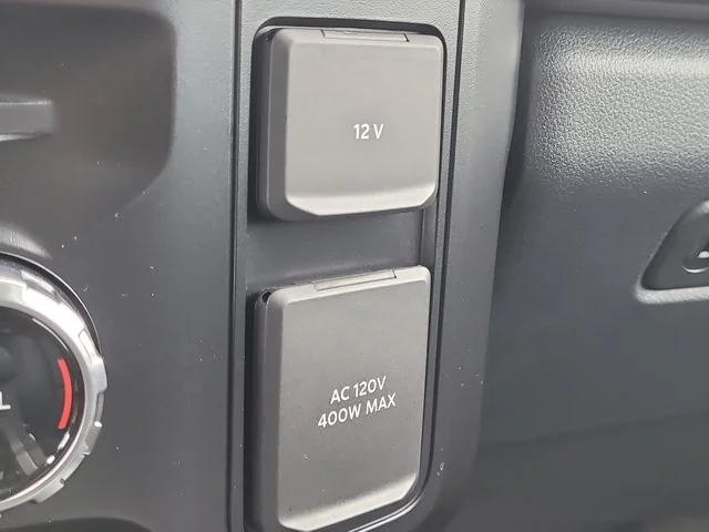 New 2026 White Metallic Ford Lariat image 27