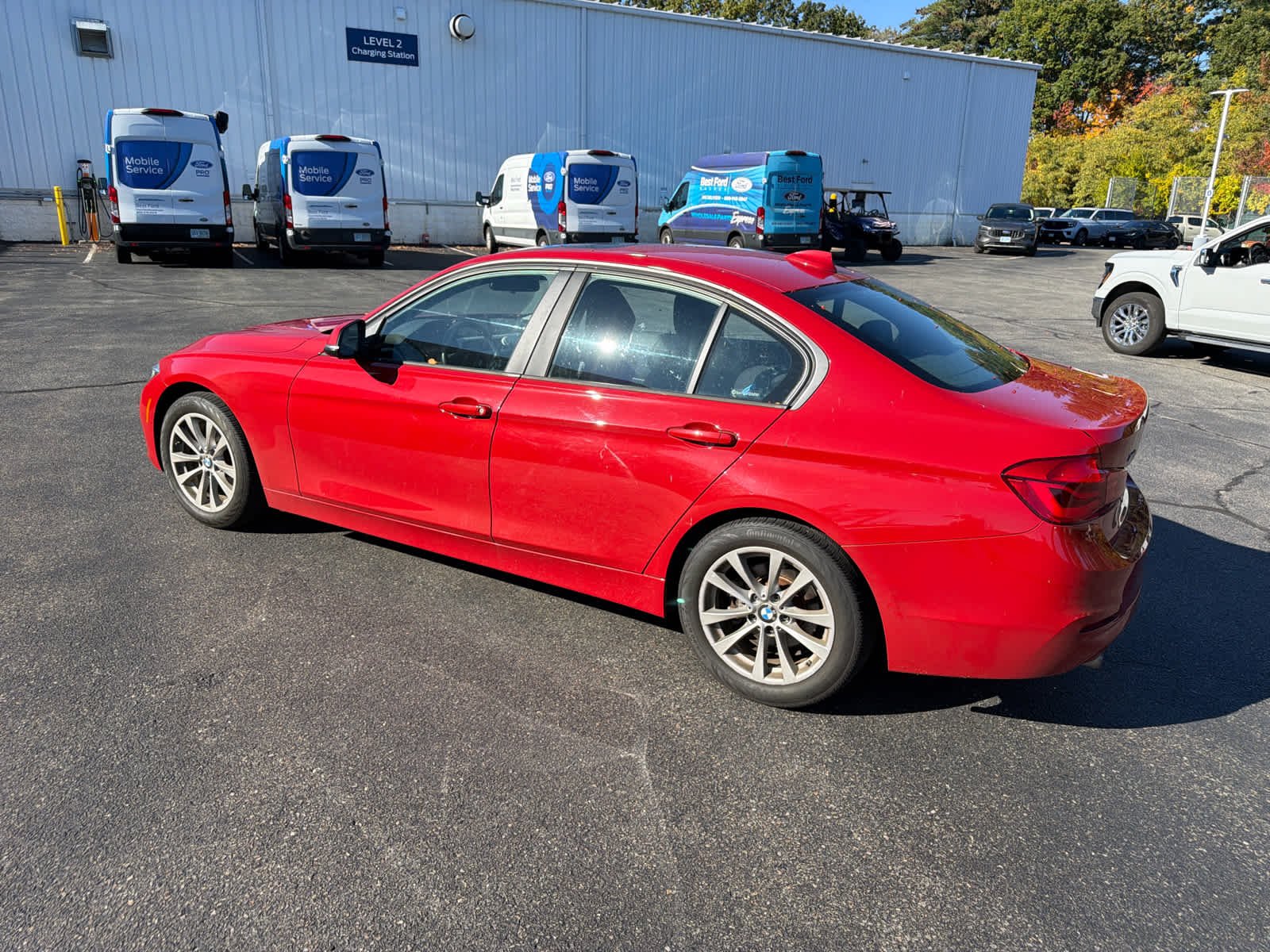 Used 2018 Melbourne Red Metallic BMW 320i xDrive image 8