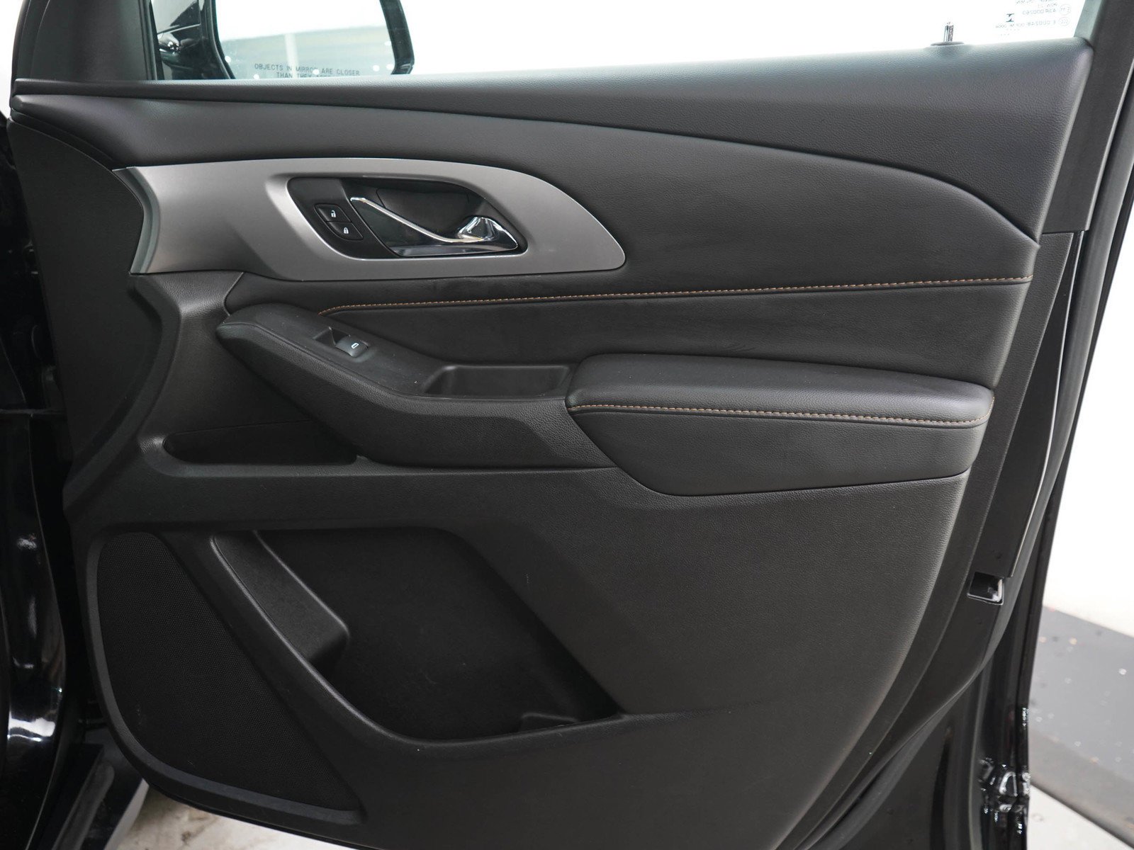 Used 2018 Mosaic Black Metallic Chevrolet Cloth w/1LT image 12