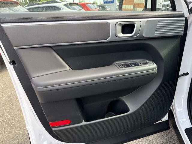New 2026 White Hyundai SEL AWD image 25